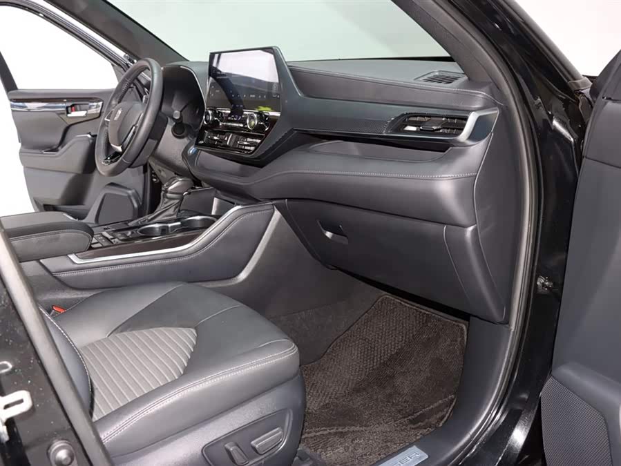 Toyota Crown Kluger 2022 car image #9