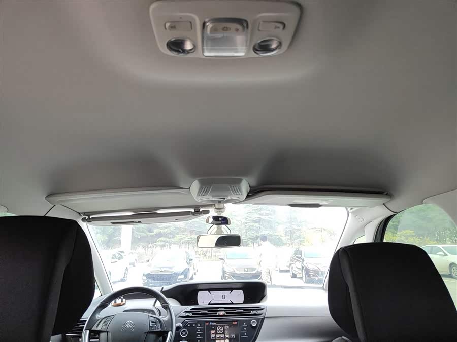 Citroen C4 PICASSO 2017 صورة سيارة #9