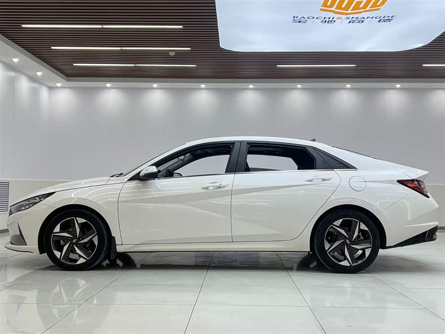 Hyundai Elantra 2023 imagen de coche #9