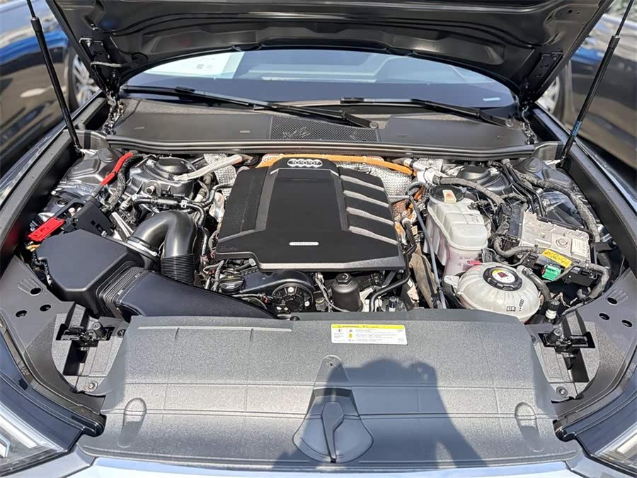 Audi A6L New Energy 2020 immagine di auto #9