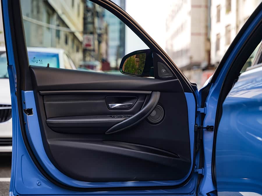 BMW M3 2018 car image #9