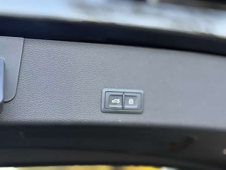 Audi e-tron (Imported) 2022 car image #9