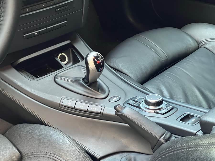 BMW M3 2011 car image #9