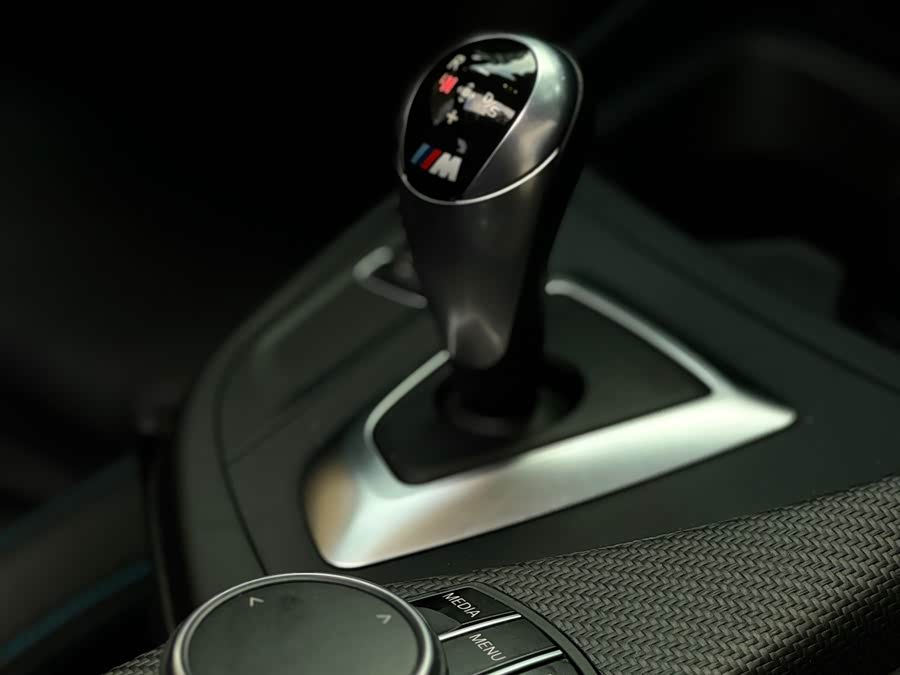 BMW M2 2017 car image #9