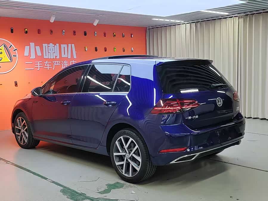Volkswagen Golf 2018 car image #9