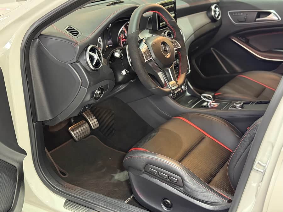 Mercedes-Benz GLA AMG 2015 car image #9