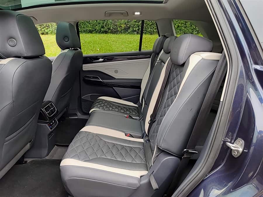 Volkswagen ID.6 Crozz 2023 car image #9