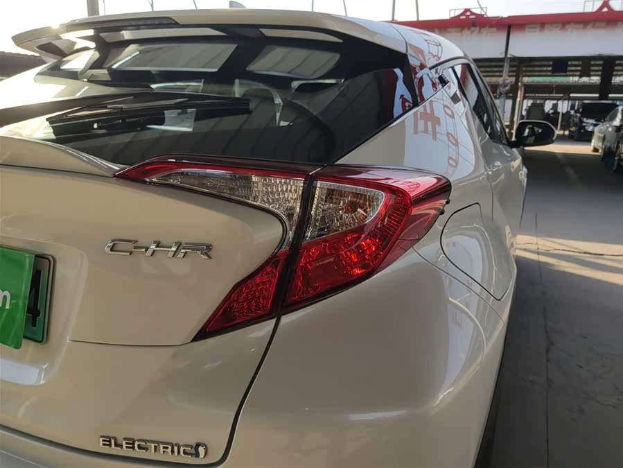 Toyota C-HR EV 2021 immagine di auto #9