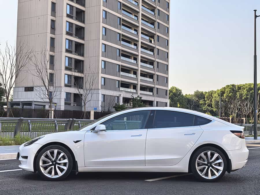 Tesla Model 3 2020 image de voiture #9