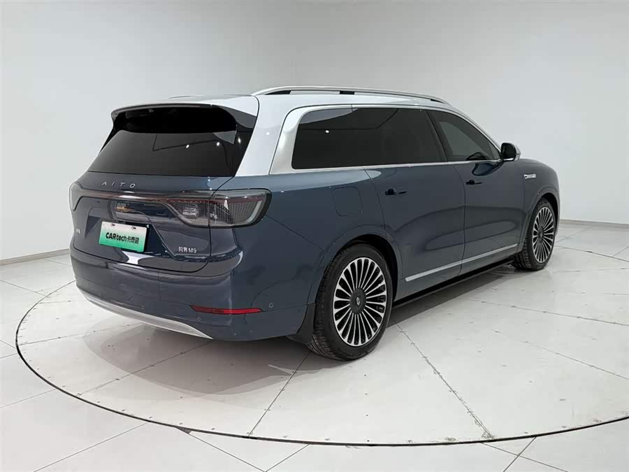 2024 car image #9