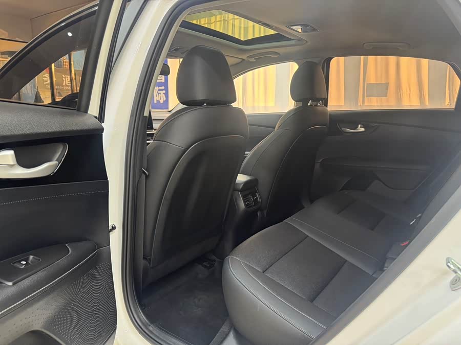 Kia K3 2021 car image #9