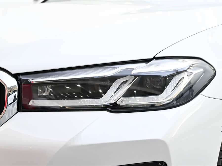 BMW 5 Series New Energy 2022 car image #9