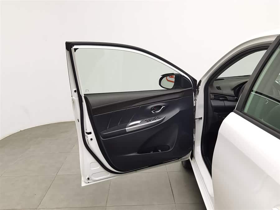 丰田 YARiS L 致炫 2015 汽车图片 #9