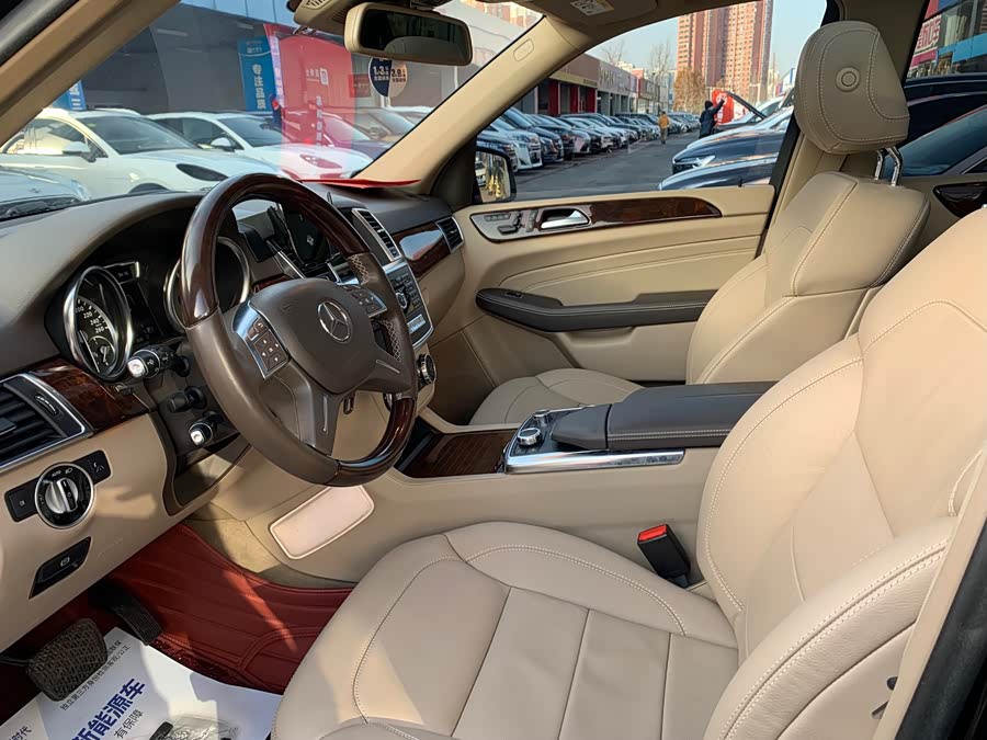 Mercedes-Benz M Class 2014 car image #9