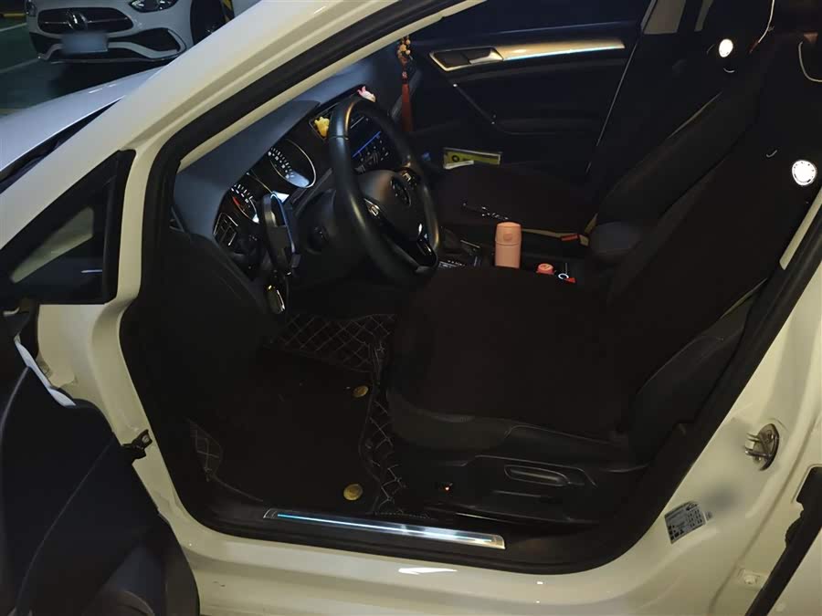 Volkswagen Golf Pure Electric 2020 imagen de coche #9