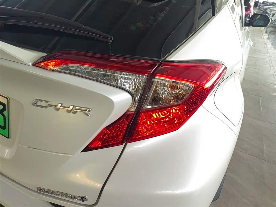 Toyota C-HR EV 2021 immagine di auto #9