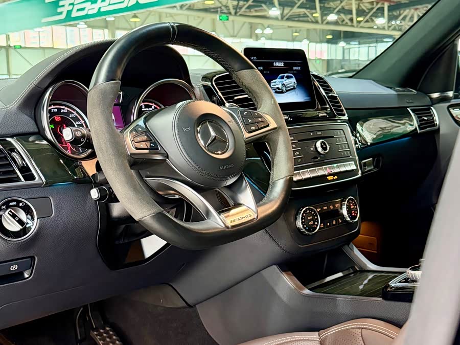 Mercedes-Benz GLS AMG 2019 car image #9