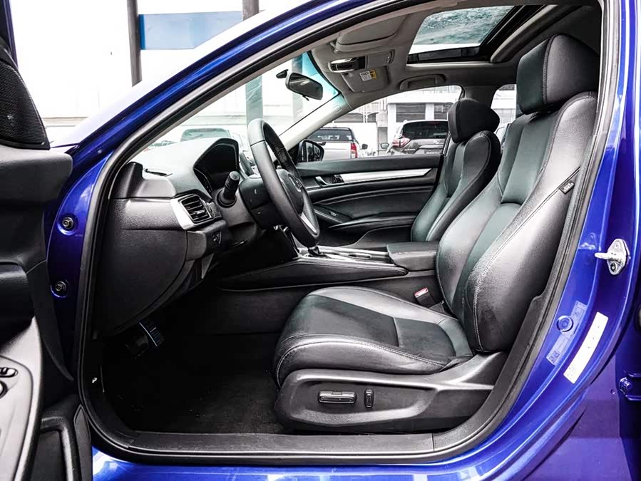 Honda Accord 2019 car image #9