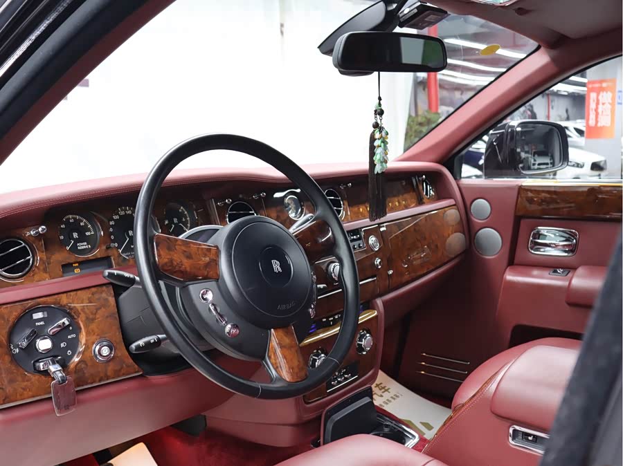 劳斯莱斯 古思特 2021 汽车图片 #9