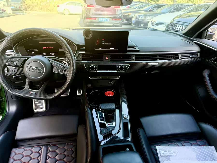 Audi RS 4 2021 car image #9