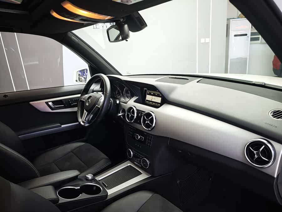 Mercedes-Benz GLK Class 2015 car image #9