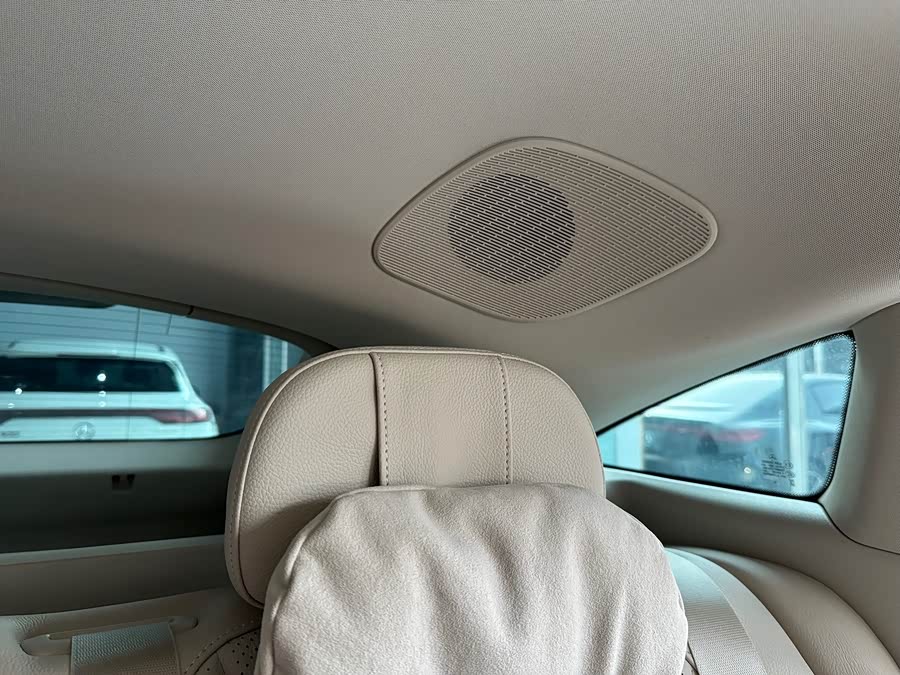 Mercedes-Benz EQS Class 2024 car image #9