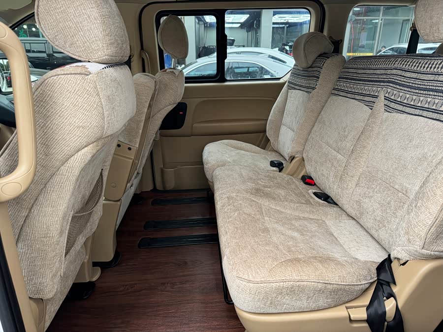 Hyundai H-1 2012 #9 Hyundai H-1 2012 car image #9