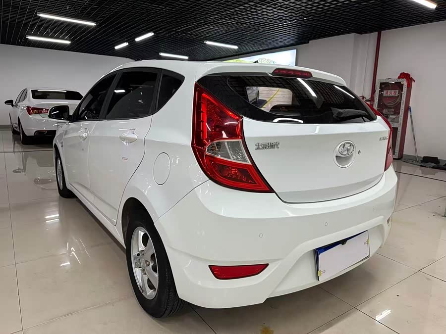 Mazda Reina Hatchback 2017 #9 Mazda Reina Hatchback 2017 car image #9