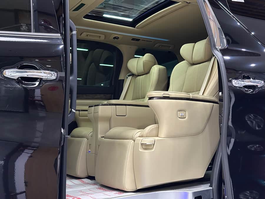 Toyota Alphard 2023 #9 Toyota Alphard 2023 car image #9