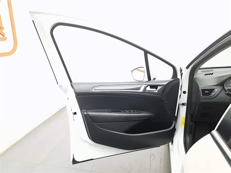 标致 标致308 2015 汽车图片 #9