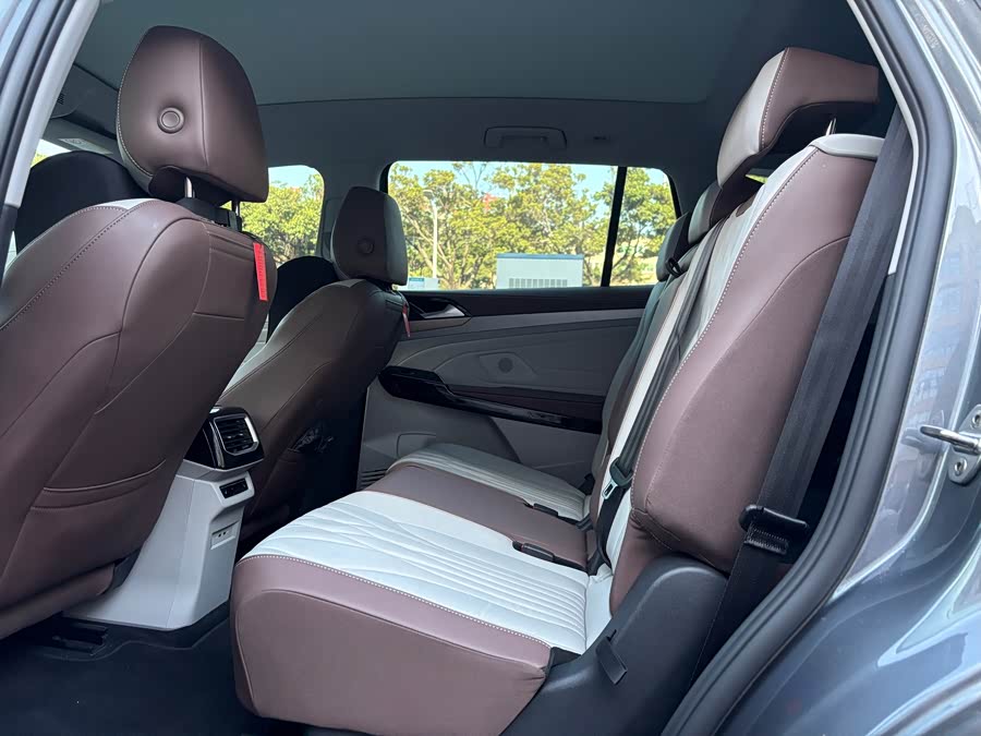 Volkswagen ID.6 X 2022 immagine di auto #9