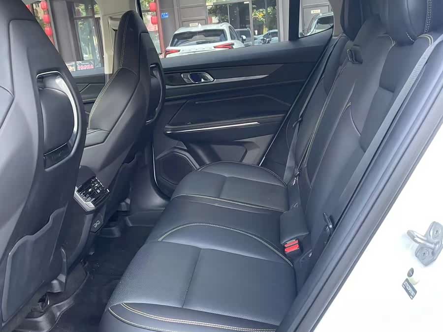 Lynk & Co 01 2023 image de voiture #9