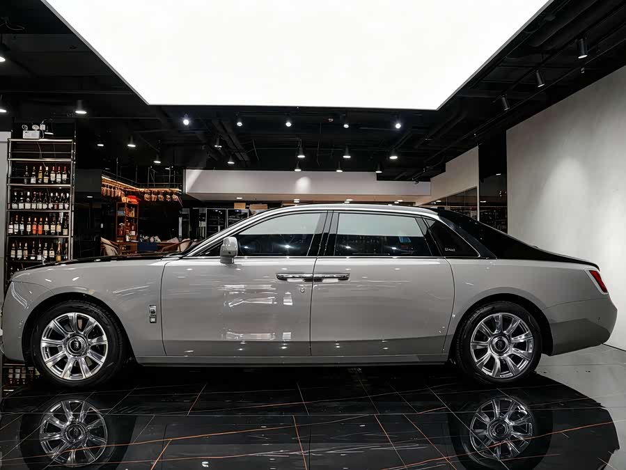 劳斯莱斯 古思特 2023 汽车图片 #9