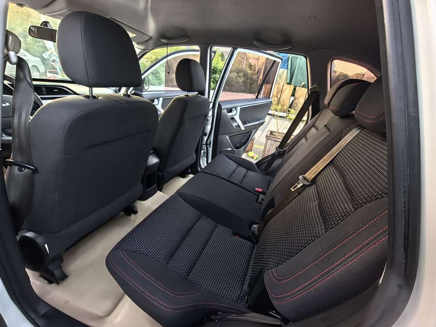 奇瑞 瑞虎3 2017 汽车图片 #9