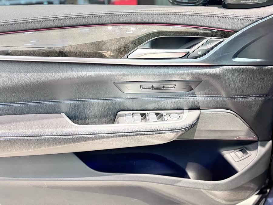 BMW 6 Series GT 2020 car image #9