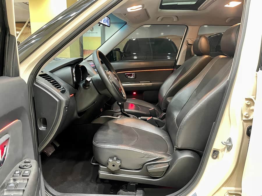 Kia Soul 2013 immagine di auto #9