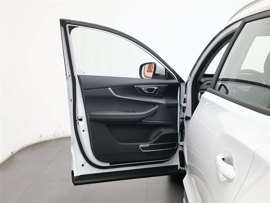 Chery Tiggo 8 2025 صورة سيارة #9
