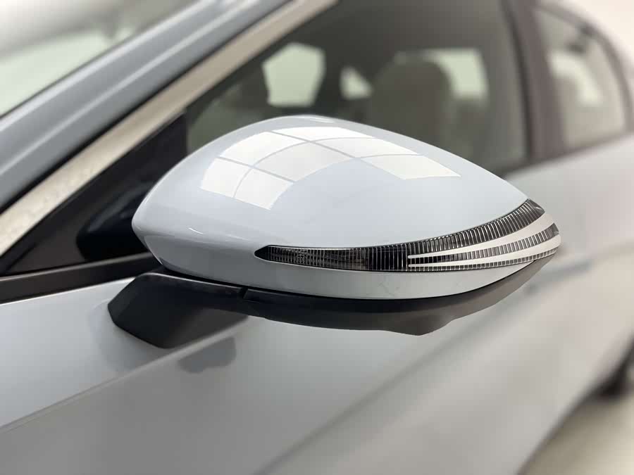 GEELY 2025 car image #9
