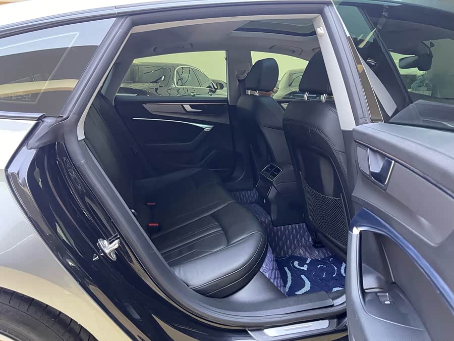 Audi A7 2020 car image #9