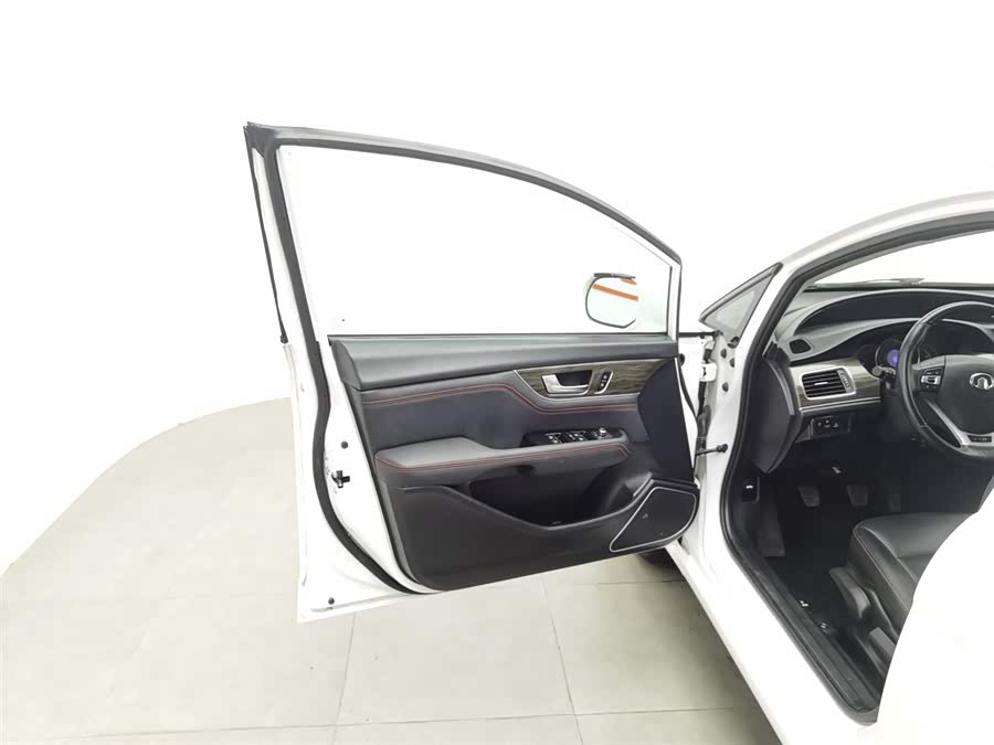 Great Wall C50 2015 #9 Great Wall C50 2015 car image #9