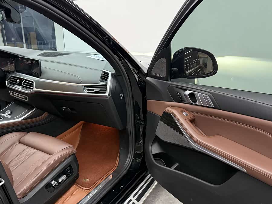 BMW X7 2020 immagine di auto #9