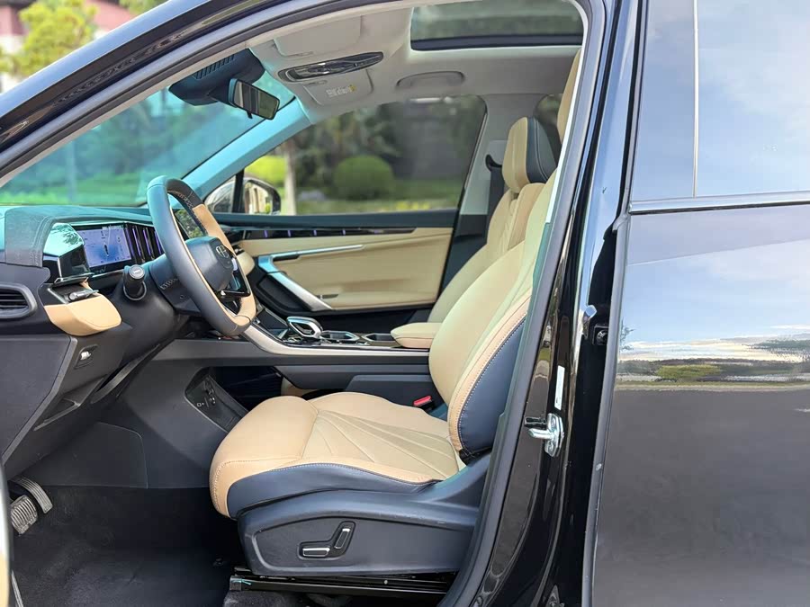 GEELY Boyue L 2024 car image #9
