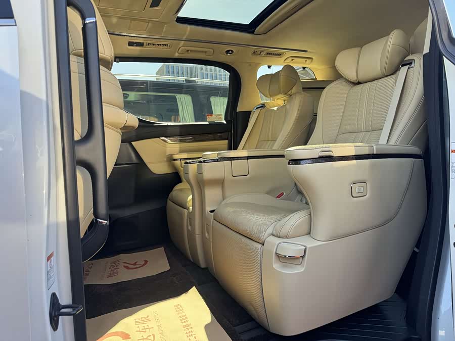Toyota Alphard 2018 car image #9
