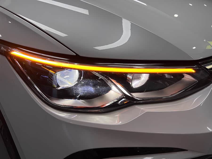 Volkswagen Golf 2022 car image #9