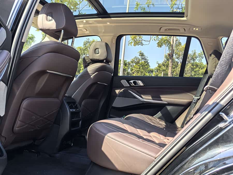 BMW X5 2022 car image #9