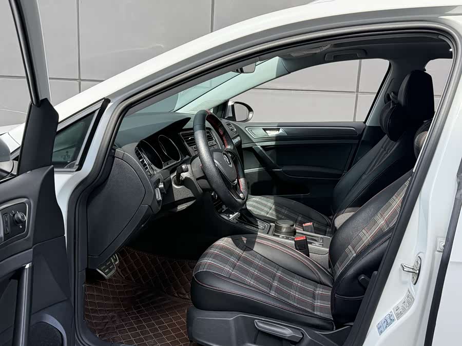 Volkswagen Golf (Imported) 2019 imagem de carro #9