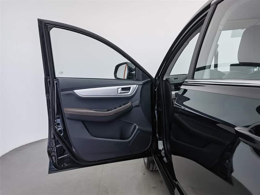 Forthing T5 2023 изображение автомобиля #9