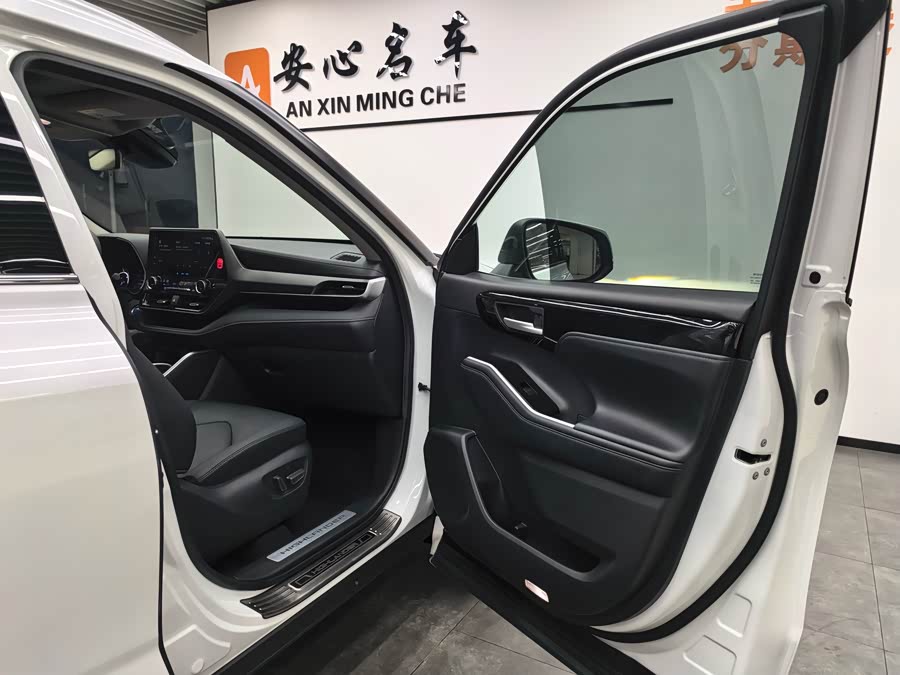 Toyota Highlander 2021 car image #9