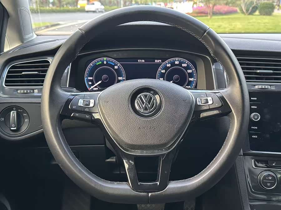 Volkswagen Golf New Energy (Imported) 2018 صورة سيارة #9