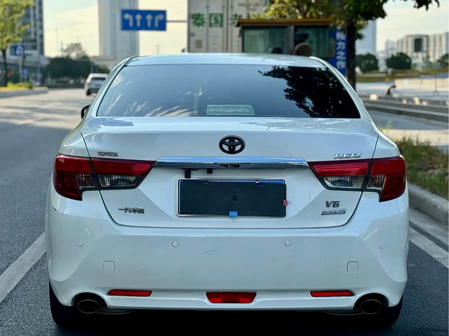 Toyota Reiz 2014 immagine di auto #9